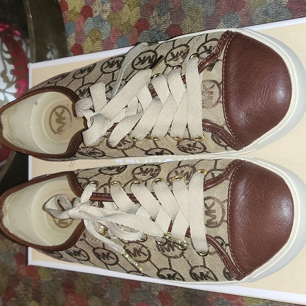 Mk mocha signature city sneakers